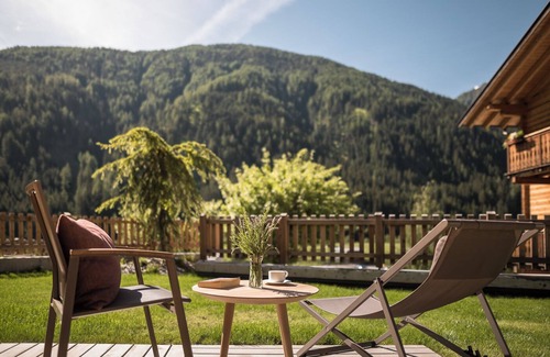 Pracupola Apartment | Apartment 'Sunnseit 3' with private garden and sauna
