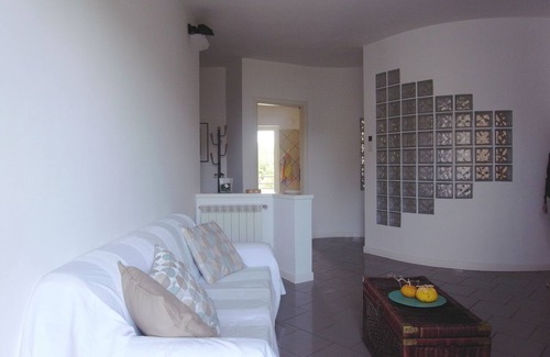 Gianola Apartment | Apartment surrounded by greenery