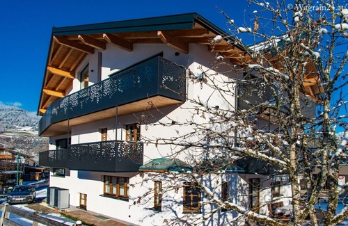 Wagrain Apartment | Apartment 'Sweet Little Home At Zentral' with Mountain View and Wi-Fi