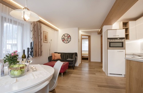 Virgen Apartment | Apartment-Terrace-Mobility bath-Top 1