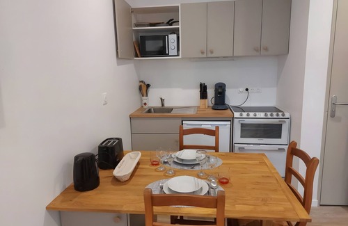 Morgat Apartment | Apartment 'Terrasse - Morgat Plage' with Private Terrace and Wi-Fi