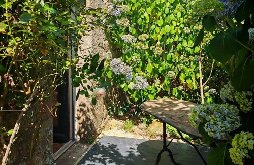 Plouhinec House | Apartment 'Tetris Et Tampa' with Private Terrace, Shared Garden and Wi-Fi