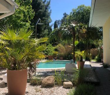 Petershagen House | Apartment TinyHouse mit Pool, Outdoor Whirlpool und Garten