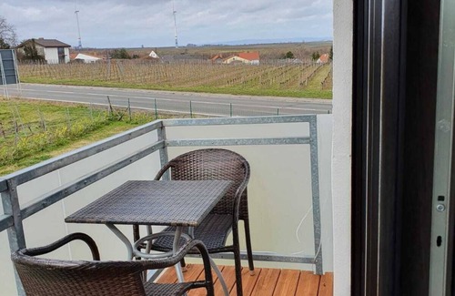 Schornsheim Apartment | Apartment to the grape valley