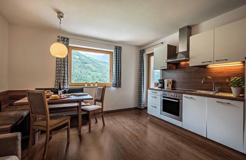 Feldthurns Apartment | Apartment "Toni Stefan" with Mountain View, Shared Sauna, Wi-Fi & Private Terrace
