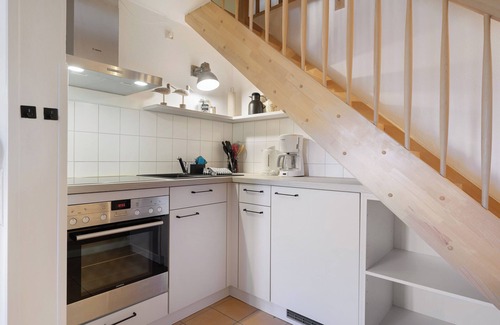 Westerhever Apartment | Apartment 'Treibholz' with Shared Terrace and Shared Garden