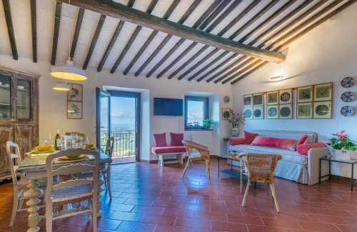 Casale Marittimo Apartment | Apartment Trilocale Casa nel Castello by Interhome