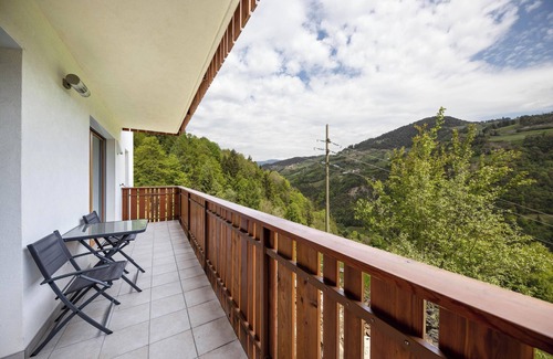 Brie Apartment | Apartment “Tschafon Oberparnaihof” with Mountain View, Terrace & Wi-Fi