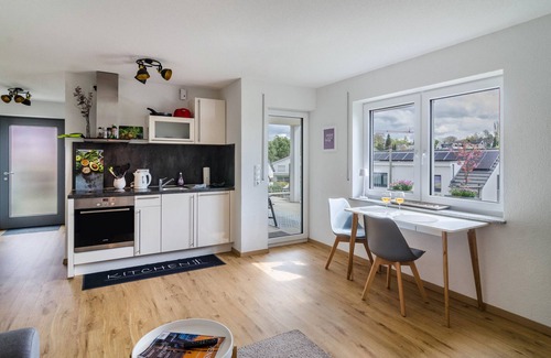 Ueberlingen Apartment | Apartment 'Turmgarten' with Mountain View, Private Terrace and Wi-Fi