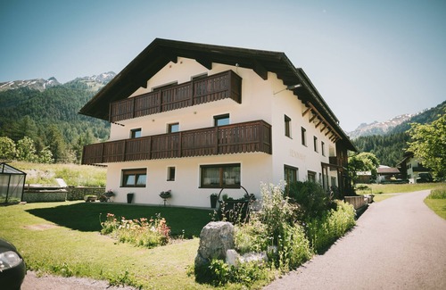 Bach Apartment | Apartment Unterbach for 2 people with balcony