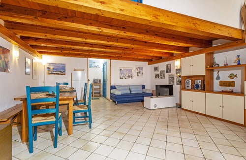 Roccalumera Apartment | Apartment 'Vacanza Sole Mare' with Balcony and Air Conditioning