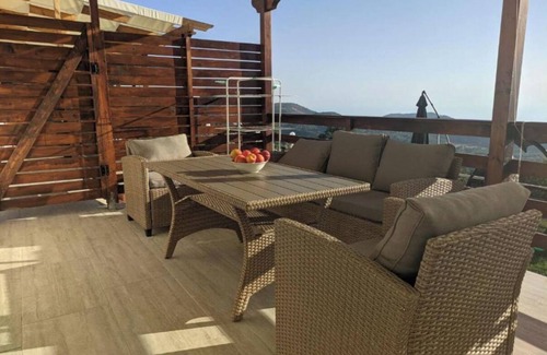 Chortata Apartment | Apartment 'Ventus Artemis' with Sea View, Wi-Fi and Air Conditioning