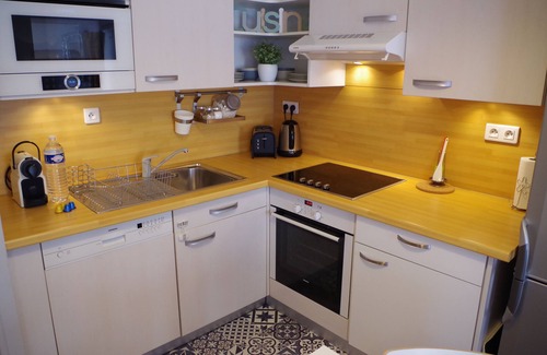 Notre-Dame Apartment | Apartment Versailles center, calm, fully equipped, elevator, parking (extra)