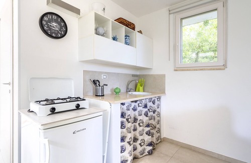 Polignano a Mare Apartment | Apartment 'Villa Massa Depandance' with Sea View, Wi-Fi and Air Conditioning