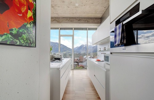 Schenna Apartment | Apartment 'Villa Alvarium Eins' with Mountain View, Private Terrace and Wi-Fi