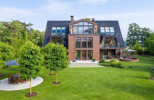 Hohe Dune Apartment | Apartment 'Villa Schmidt Fewo Direkt Am Meer' with Private Terrace and Wi-Fi