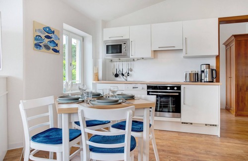 Sellin Apartment | Apartment 'Villa Sonneck Appartement 20' with Balcony and Wi-Fi