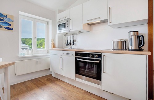 Sellin Apartment | Apartment 'Villa Sonneck Appartement 20' with Balcony and Wi-Fi