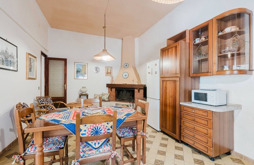 Paparella Apartment | Apartment 'Vittorio Stella' with Sea View, Private Terrace and Air Conditioning