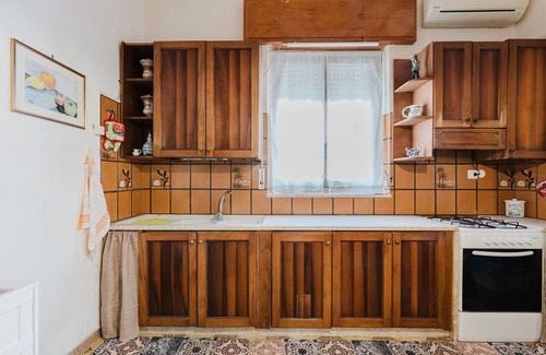 Paparella Apartment | Apartment 'Vittorio Stella' with Sea View, Private Terrace and Air Conditioning