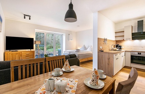 Husbyholz Apartment | Apartment 'Voldewraa 5' with Private Terrace, Shared Garden and Wi-Fi