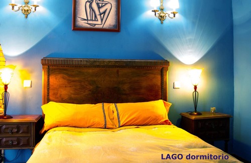 Plasenzuela Apartment | Apartment with fireplace pool and jacuzzi