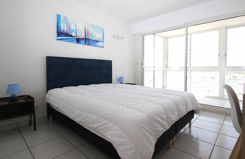 La Jetee Apartment | Apartment with sea view and parking