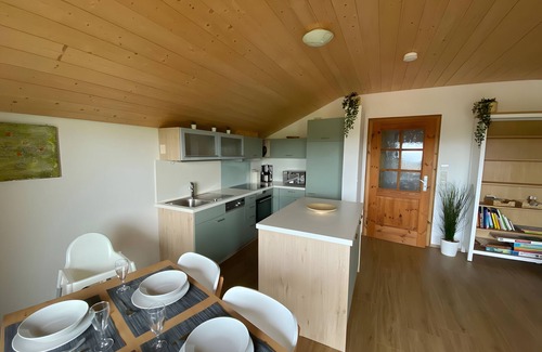 Friesenried Apartment | Apartment 'Waldblick' with Shared Garden, Balcony and Wi-Fi