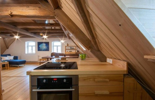 Pruhl Apartment | Apartment Walnut
