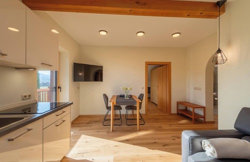 St. Pauls Apartment | Apartment 'Weinangerhof Nussbaum' with Mountain View, Wi-Fi and Air Conditioning