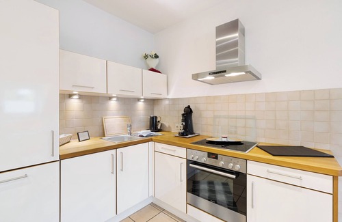 Ilbesheim Apartment | Apartment 'Weingut Geiler - Neucastell' with Shared Garden and Wi-Fi