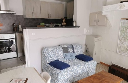 Cournon-dʼAuvergne Apartment | Apartment with parking 5 minutes from the Zenith. Pets allowed.