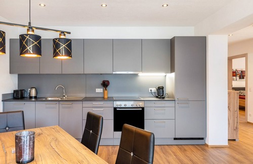 Lustenau Apartment | Apartment 'Winder' with Mountain View and Wi-Fi