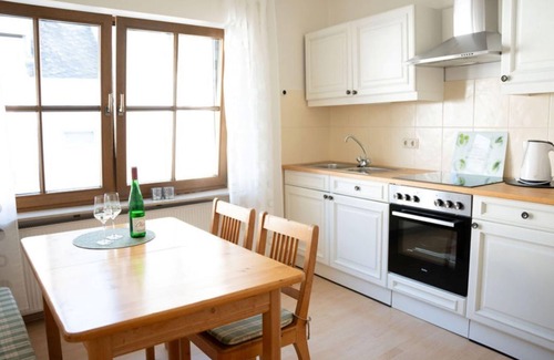 Trittenheim Bed & Breakfast | Apartment "Winzerschlaf" - Claes Weinquartier