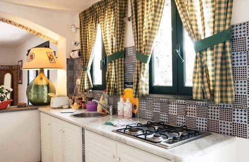 Acireale House | Apartment with 250 sqmt garden in house/villa - 3 rooms - 4/5 persons
