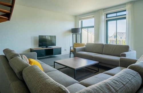 Uitdam House | Apartment with 5 bedrooms, a sauna and a balcony