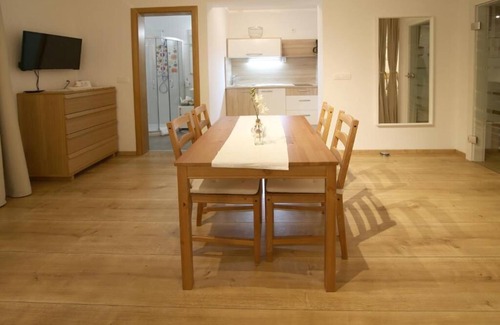 Visoko Apartment | Apartment with a garden view and terrace