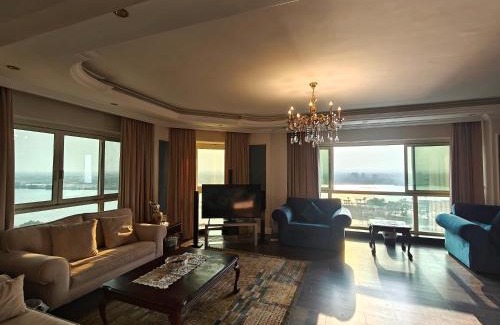 Maadi Apartment | Apartment with a Nile View, Cairo, Maadi- شقه مطله بالكامل على النيل مباشره