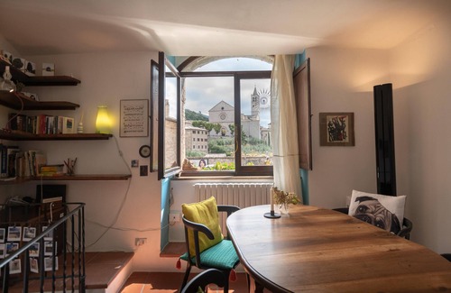 Assisi Apartment | Apartment with a view of the Basilica of St. Clare, historic center of Assisi