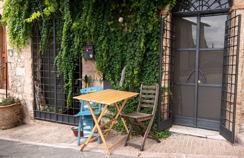 Assisi Apartment | Apartment with a view of the Basilica of St. Clare, historic center of Assisi