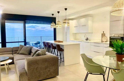 Haifa Apartment | Apartment with a view of the sea 3 Bedrooms And free parking