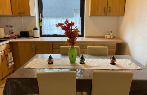 Eller Apartment | Apartment with balcony and garage f. Families, students, business trips, trade fairs.