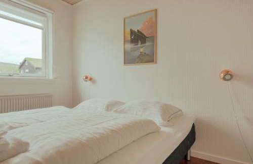 Torshavn Apartment | Apartment with Balcony and Ocean View - Tórshavn