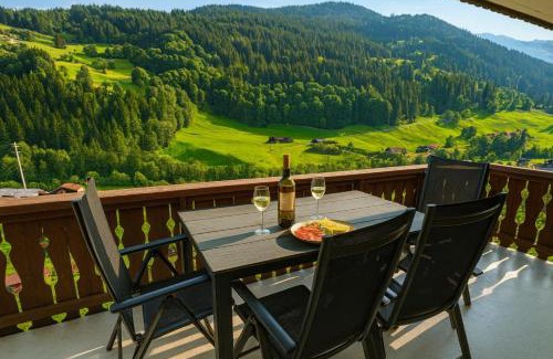 Kublis Apartment | Apartment with Balcony & Mountain View