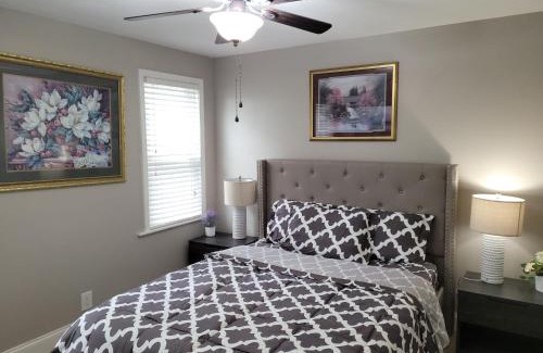 West Seneca Apartment | Apartment with Brand new furniture and large parking