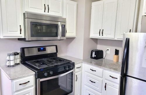 West Seneca Apartment | Apartment with Brand new furniture and large parking