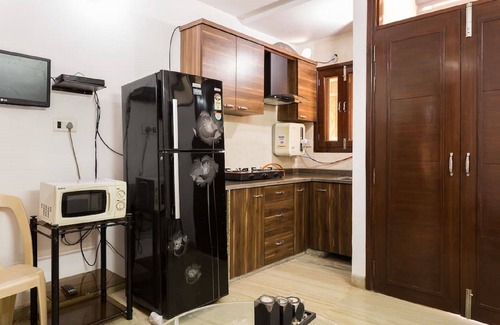 Tilak Nagar Apartment | Apartment with comfort & privacy of a hotel