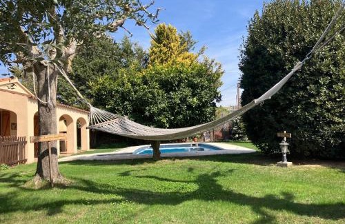 San Martin Sarroca Apartment | Apartment with private pool and garden