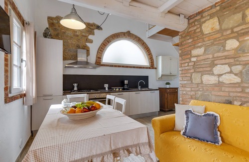 Pomarance Apartment | Apartment with garden panoramic terrace