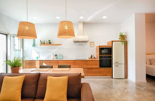 Figueres Apartment | Apartment with heated pool and garden.